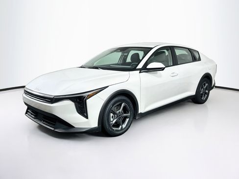 Used 2025 Kia K4 FWD image 3