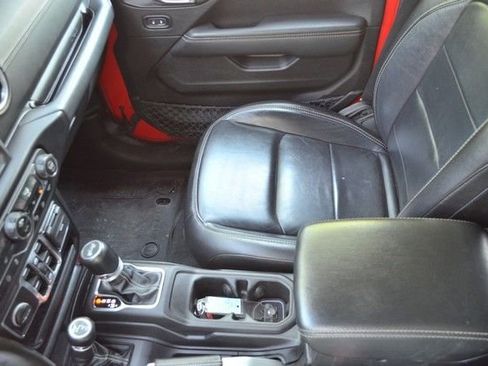 Used 2021 Jeep Wrangler Unlimited Sahara AWD/4WD image 25