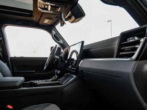 Used 2025 Lexus GX 550 w/ Accessory Package (Z1) image 43