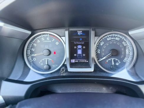 Used 2016 Toyota Tacoma Limited w/ Towing Package AWD/4WD image 19