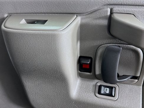 Used 2021 Chevrolet Express 2500 RWD image 22