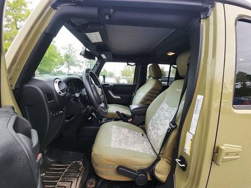 Used 2013 Jeep Wrangler Unlimited Rubicon AWD/4WD image 20