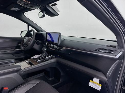 New 2026 Toyota Sienna Limited image 30