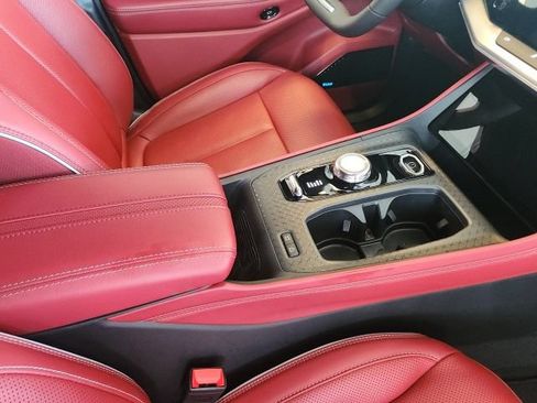 Used 2024 Jeep Wagoneer Launch Edition AWD/4WD image 18