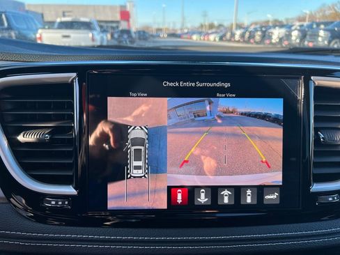 New 2026 Chrysler Pacifica Select w/ S Appearance Package FWD image 17