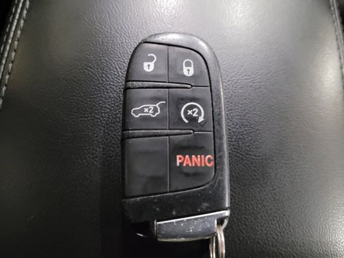 Used 2021 Jeep Grand Cherokee Laredo X AWD/4WD image 32