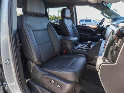Used 2023 GMC Sierra 1500 Denali w/ Technology Package AWD/4WD image 24