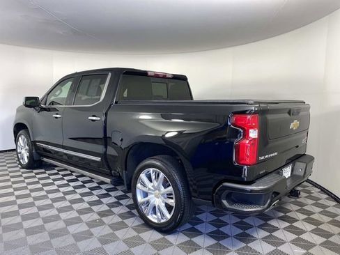 Used 2022 Chevrolet Silverado 1500 High Country w/ Technology Package AWD/4WD image 6