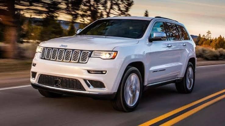 Used 2020 Jeep Grand Cherokee Altitude RWD image 9