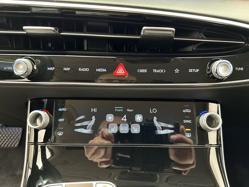 Certified 2026 Genesis GV70 2.5T image 19