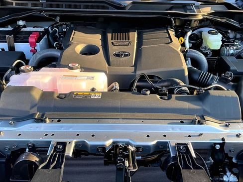 New 2026 Toyota Tundra SR5 AWD/4WD image 17