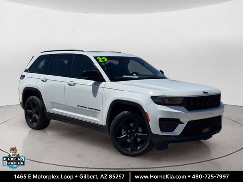 Used 2022 Jeep Grand Cherokee Altitude AWD/4WD image 1
