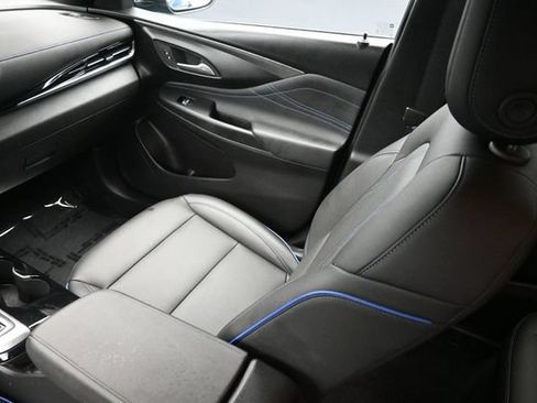 Used 2025 Buick Envista Sport Touring w/ Convenience I Package FWD image 11