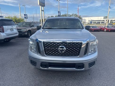Used 2018 Nissan Titan SV w/ SV Convenience Package image 1