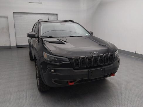 Used 2019 Jeep Cherokee Trailhawk w/ Cold Weather Group image 14