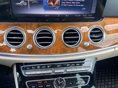 Used 2018 Mercedes-Benz E 300 image 6