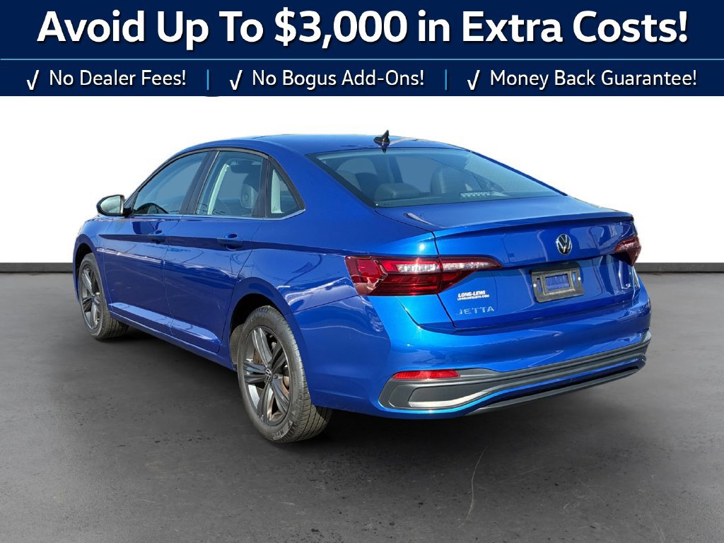 Used 2024 Volkswagen Jetta SE w/ Panoramic Sunroof Package FWD image 4