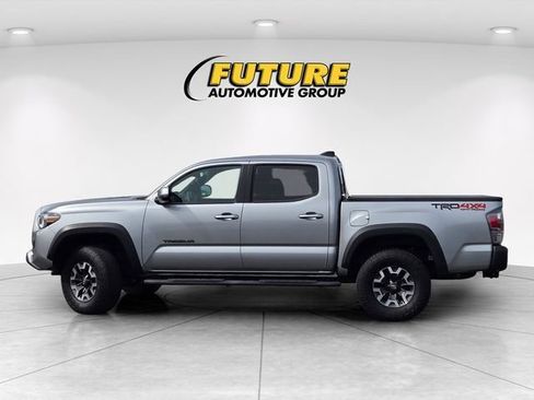 Certified 2023 Toyota Tacoma TRD Off-Road AWD/4WD image 9