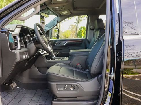 New 2026 GMC Sierra 2500 Denali w/ Denali Reserve Package image 15