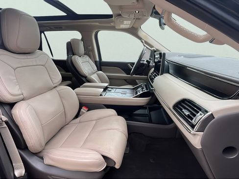 Used 2022 Lincoln Navigator L Reserve AWD/4WD image 23