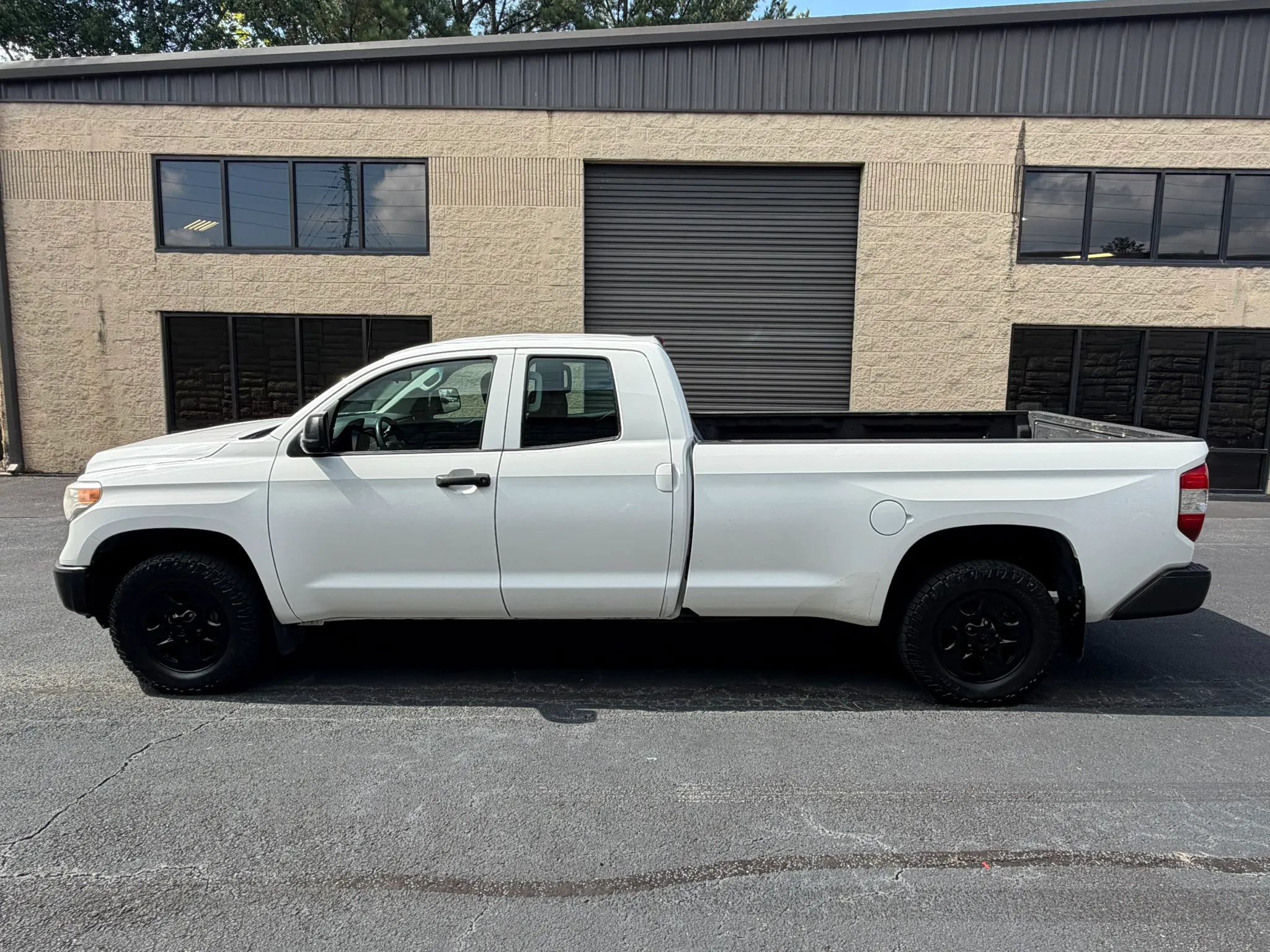 Used 2017 Toyota Tundra SR AWD/4WD image 2