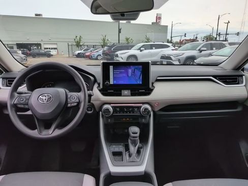 Used 2025 Toyota RAV4 XLE FWD image 11