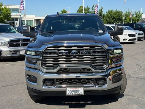 Used 2025 RAM 2500 Big Horn AWD/4WD image 3
