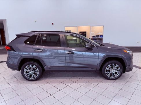 Used 2022 Toyota RAV4 Limited image 15