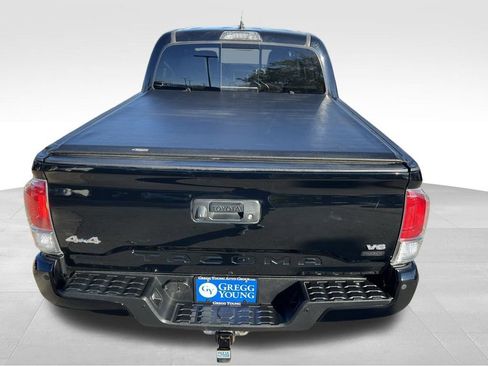 Used 2018 Toyota Tacoma Limited image 24