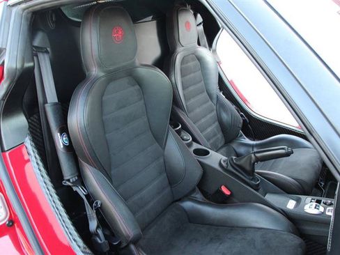 Used 2015 Alfa Romeo 4C Launch Edition w/ Convenience Group RWD image 18