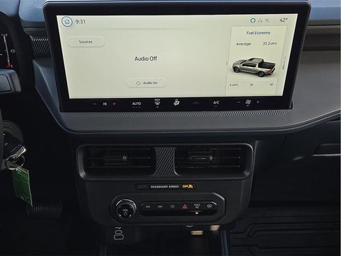 Used 2025 Ford Maverick XL image 11