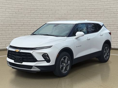 Used 2023 Chevrolet Blazer LT FWD image 1