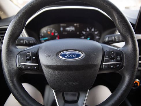 Used 2020 Ford Escape SE image 11