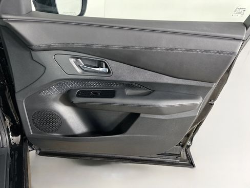 Used 2023 Nissan Ariya FWD image 31