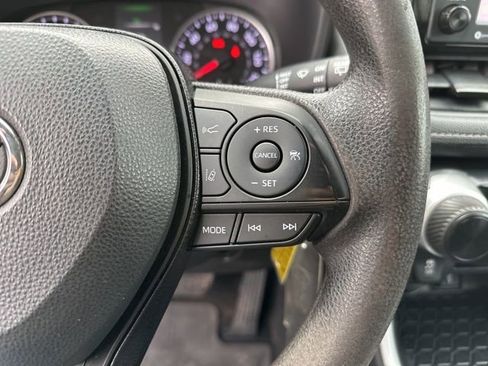 Used 2020 Toyota RAV4 LE image 13