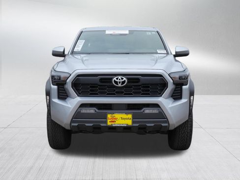 Certified 2024 Toyota Tacoma TRD Off-Road AWD/4WD image 2