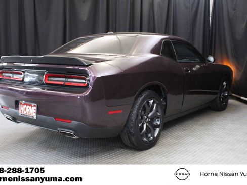 Used 2020 Dodge Challenger SXT w/ Driver Convenience Group RWD image 13