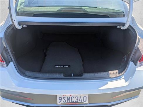 Used 2025 Hyundai Elantra SE FWD image 6