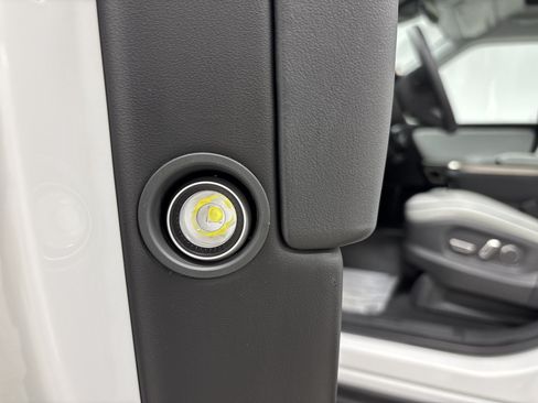 Used 2024 Rivian R1S Adventure AWD/4WD image 32