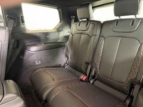 Used 2025 Jeep Grand Cherokee L Summit AWD/4WD image 30