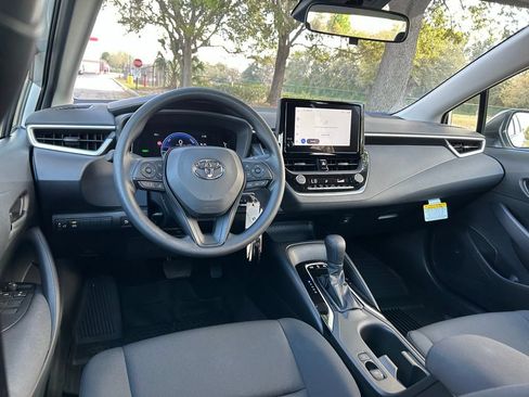 Used 2026 Toyota Corolla SE FWD image 12