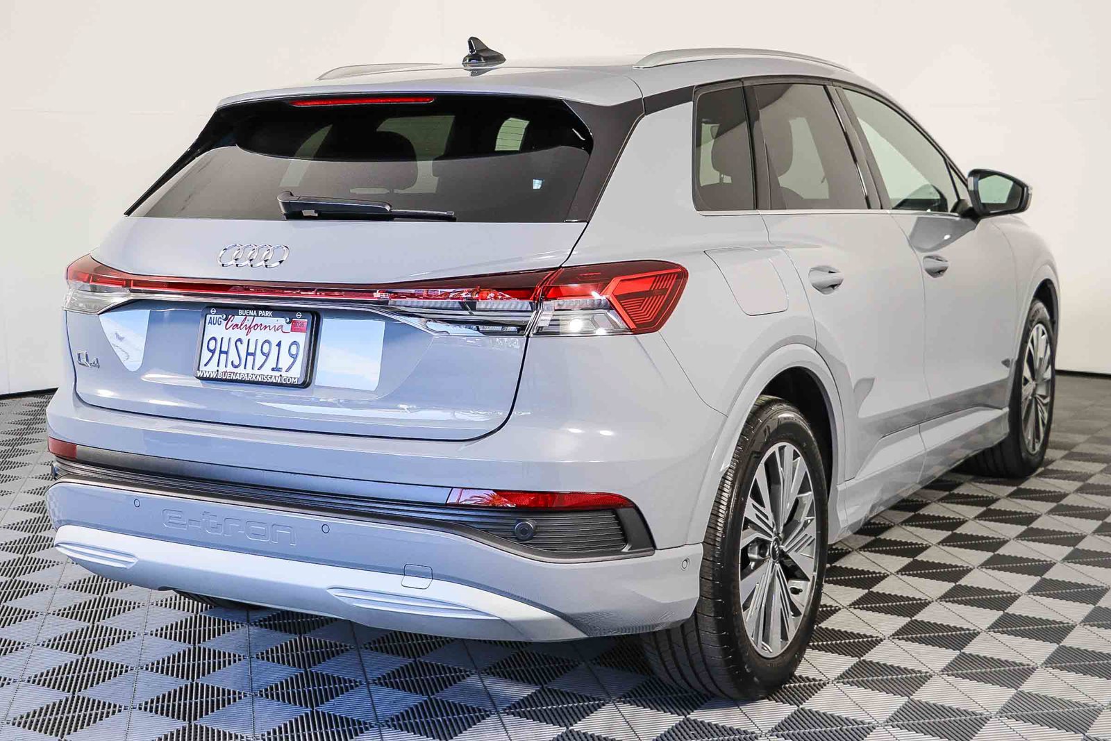 Used 2023 Audi Q4 e-tron Premium Plus w/ Premium Plus RWD image 8