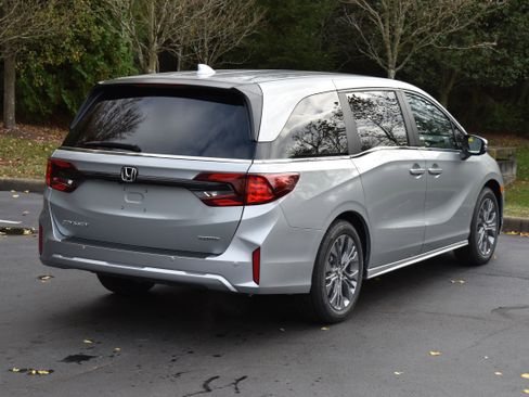 New 2026 Honda Odyssey Touring image 8