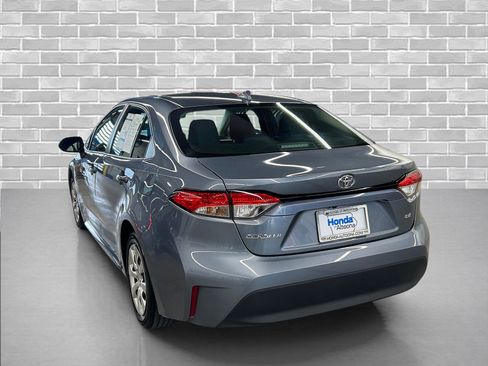 Used 2023 Toyota Corolla LE image 3