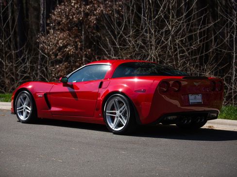 Used 2007 Chevrolet Corvette Z06 w/ Preferred Equipment Group RWD image 17