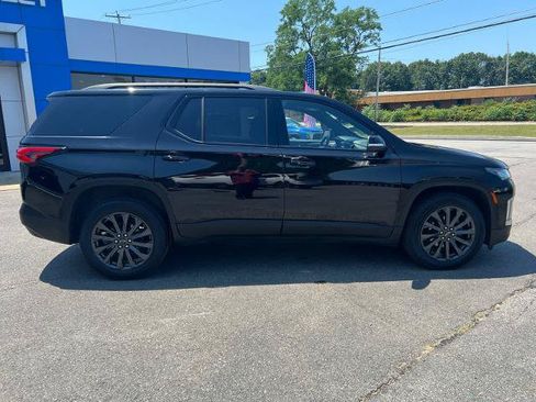 Used 2023 Chevrolet Traverse RS w/ LPO, Floor Liner Package AWD/4WD image 4