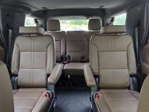 Used 2025 Chevrolet Tahoe High Country image 28