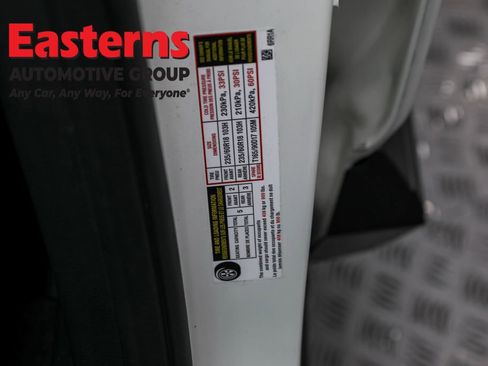 Used 2022 Nissan Rogue SV image 32