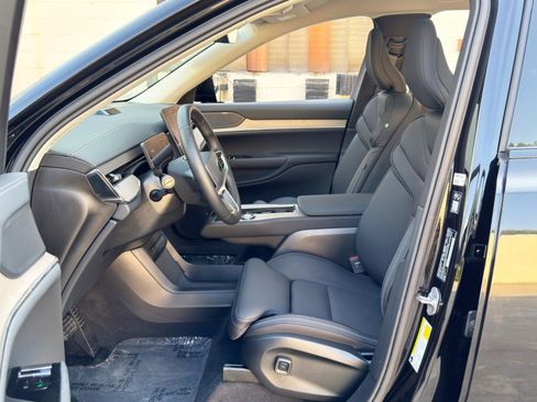 Used 2025 Volvo EX90 Plus AWD/4WD image 17