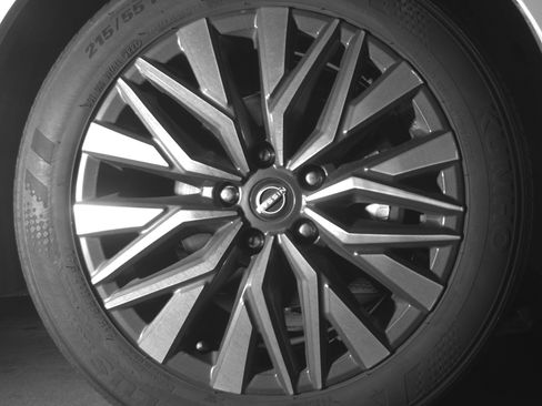 Used 2025 Nissan Altima 2.5 SV image 13